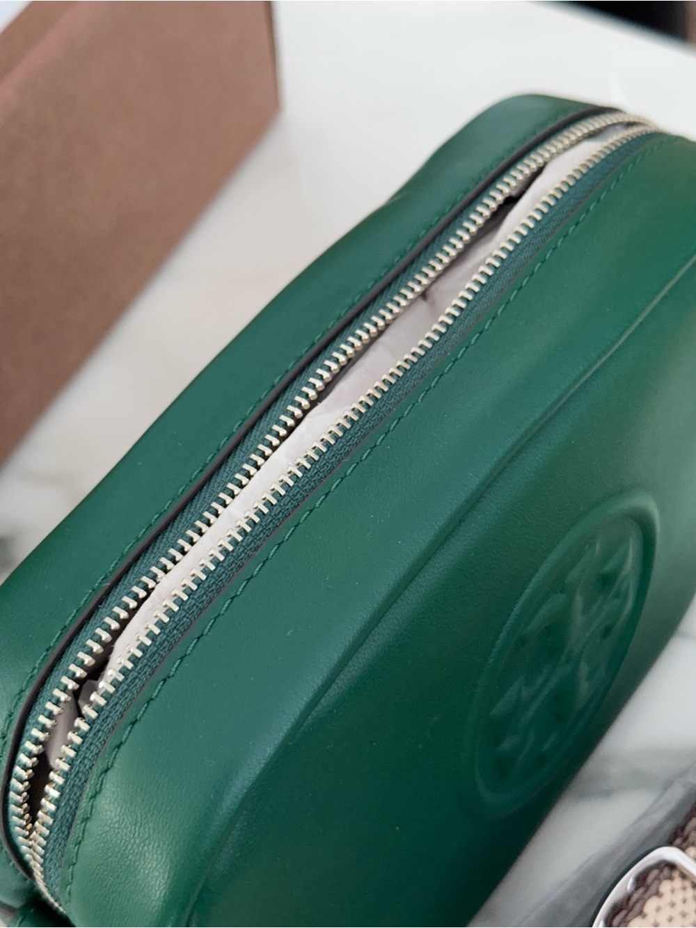 Tory Burch Teal Green Embossed Logo Wristlet - Picture 3 of 4